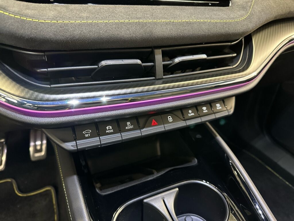 Skoda Enyaq 2022 Musta