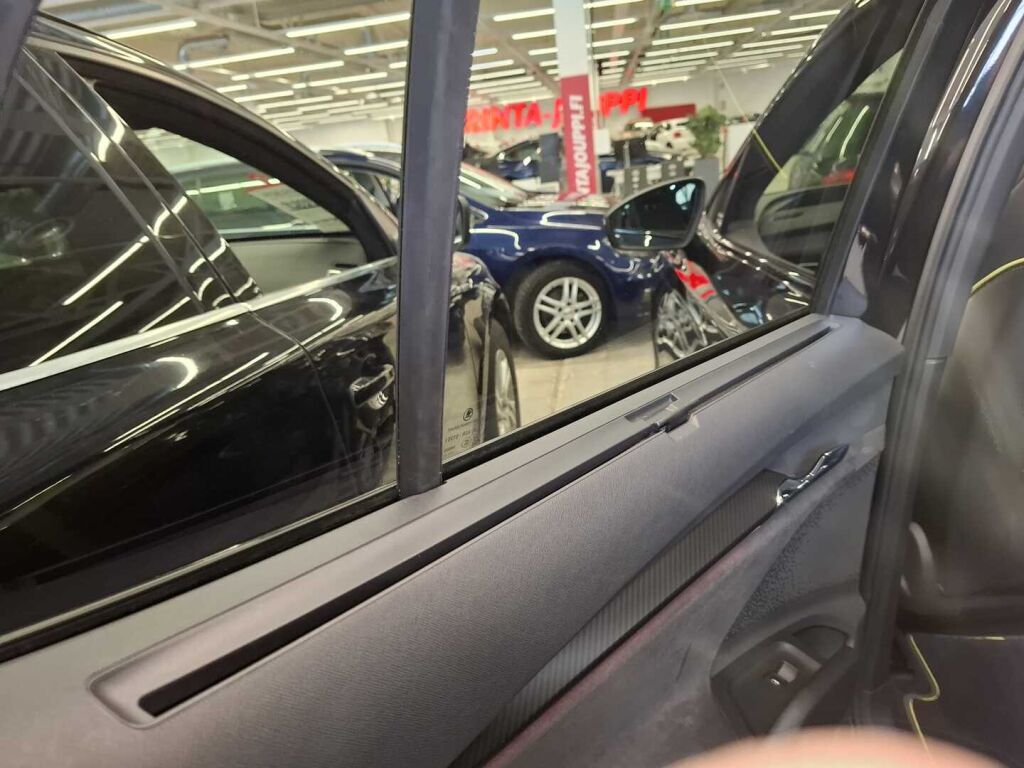 Skoda Enyaq 2022 Musta