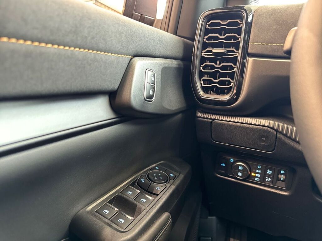 Ford Ranger 2026 Oranssi