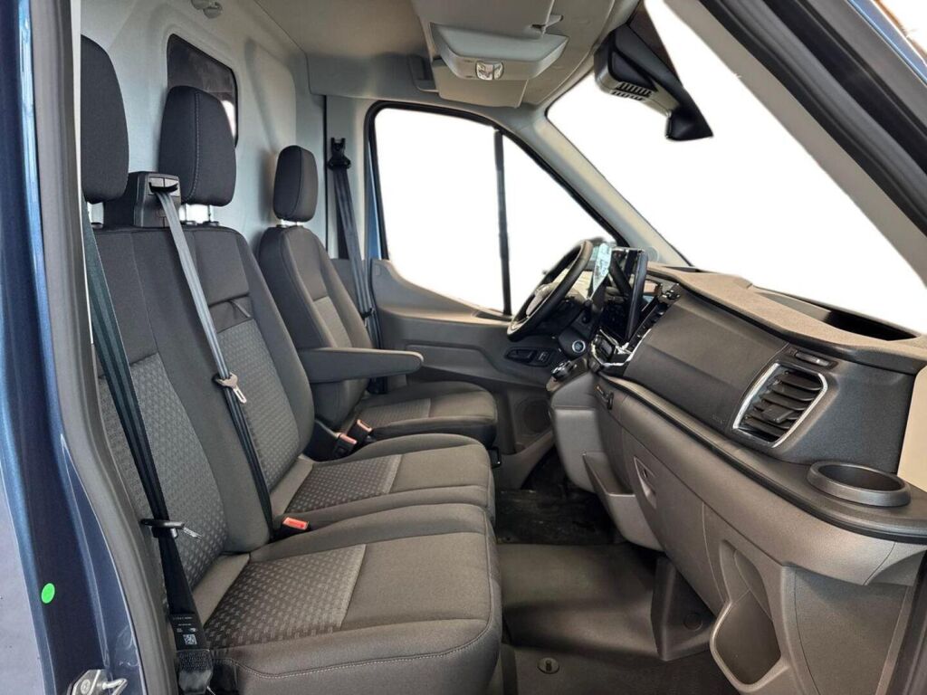 Ford Transit 2026 Chrome Blue