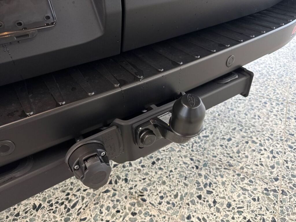 Ford Transit 2026 Chrome Blue