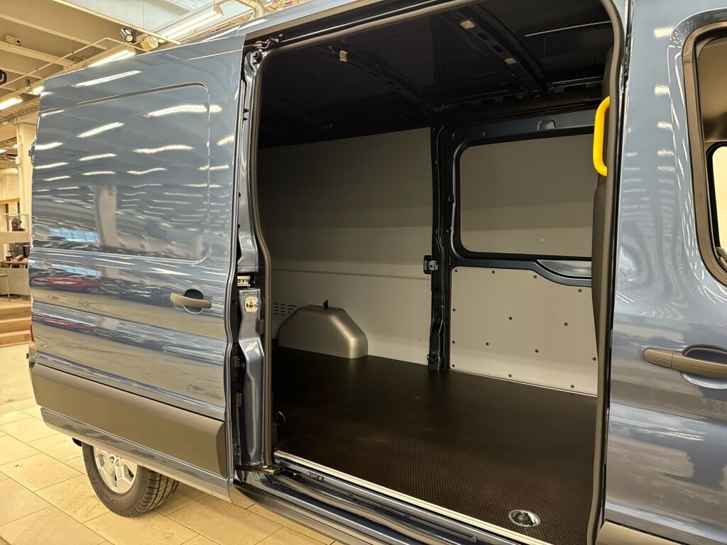 Ford Transit 2026 Chrome Blue