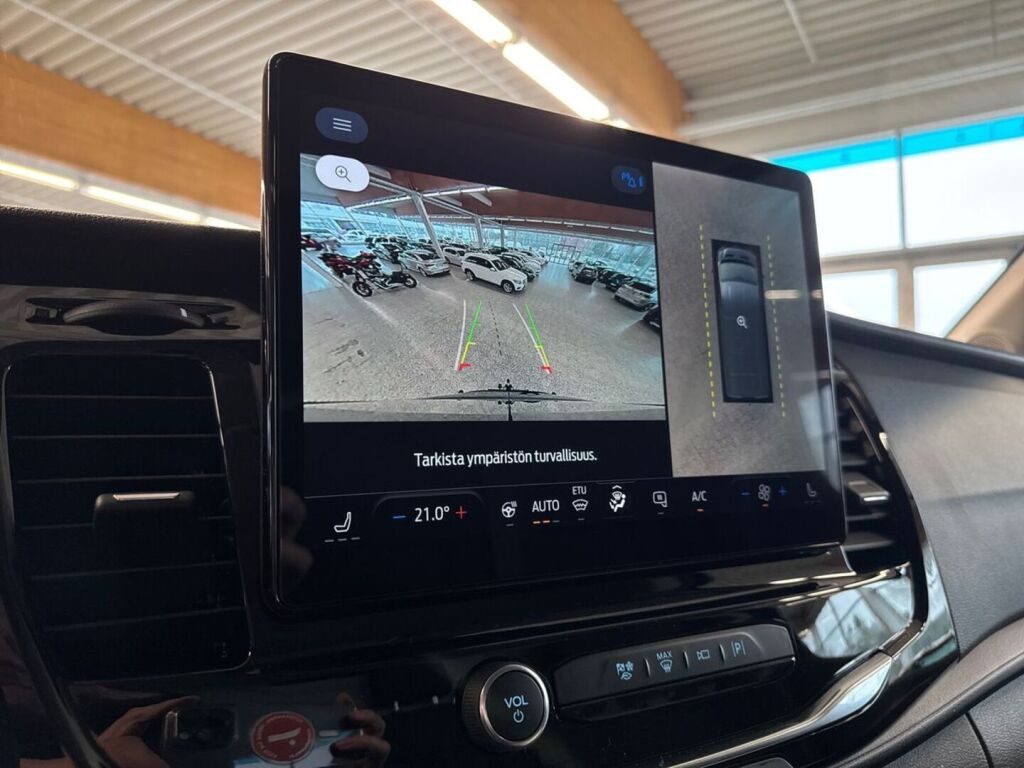 Ford Transit 2026 Chrome Blue