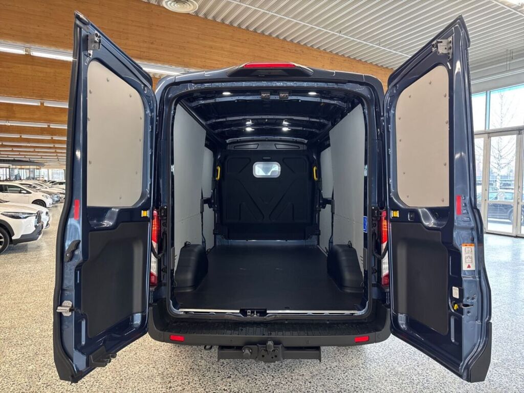 Ford Transit 2026 Chrome Blue