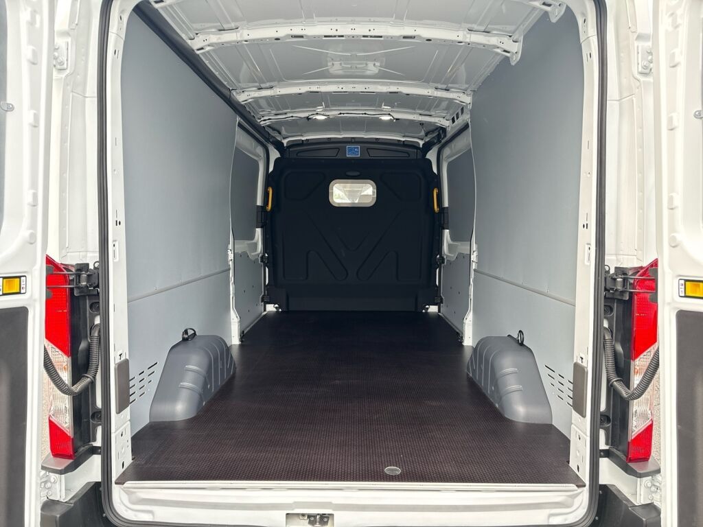 Ford Transit 2026 Frozen White