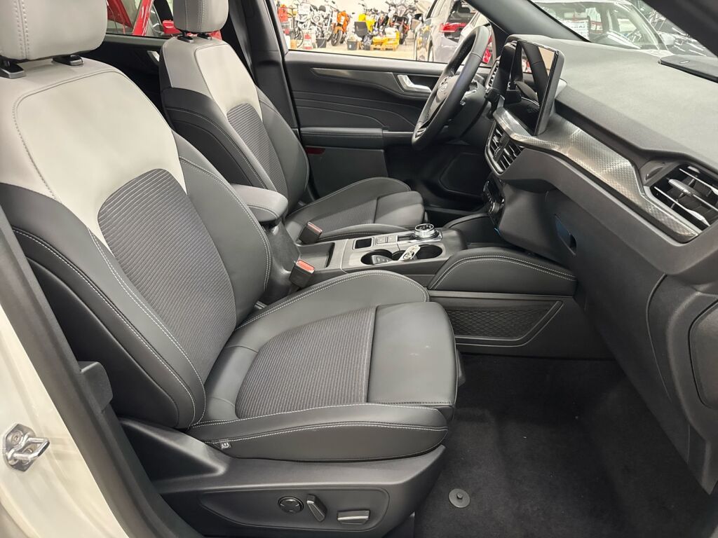 Ford Kuga 2026 Valkoinen