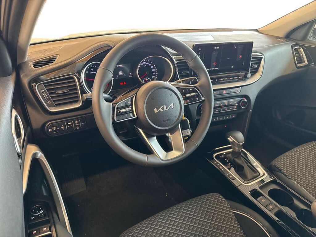 Kia XCeed 2026 Valkoinen