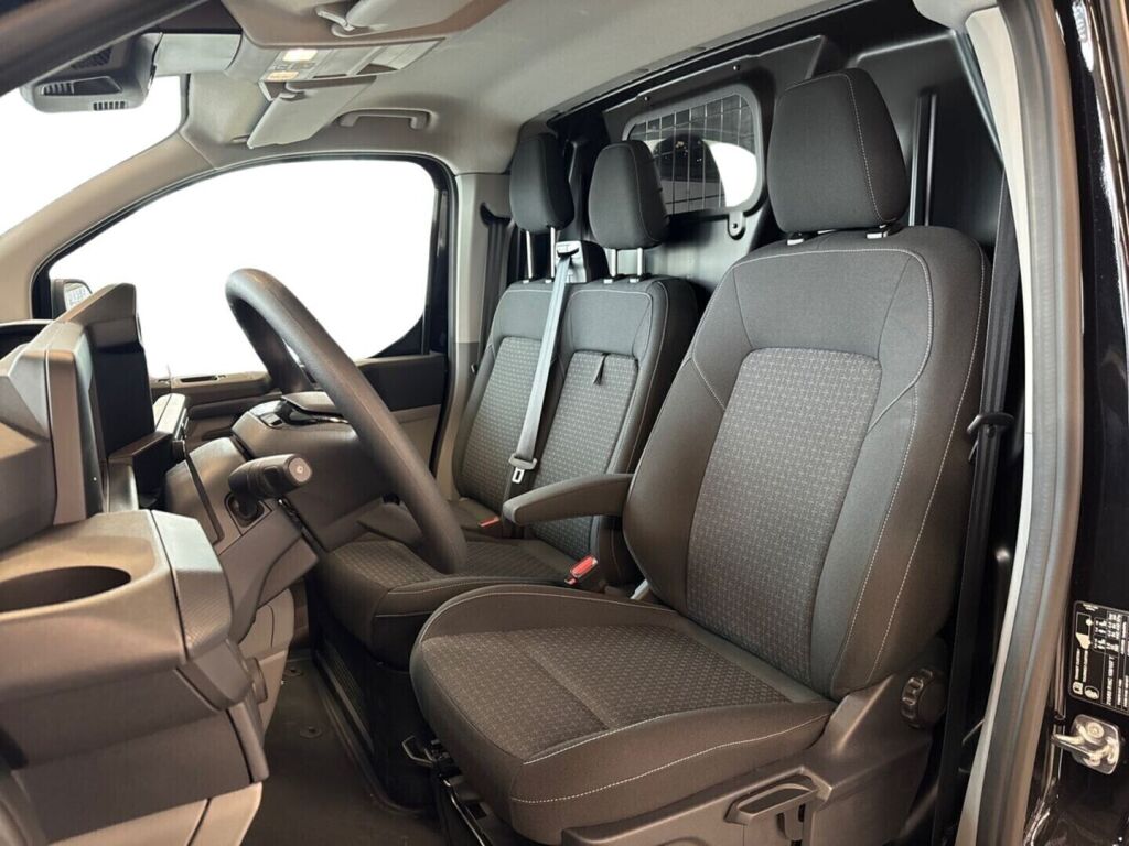 Ford Transit Custom 2026 Musta