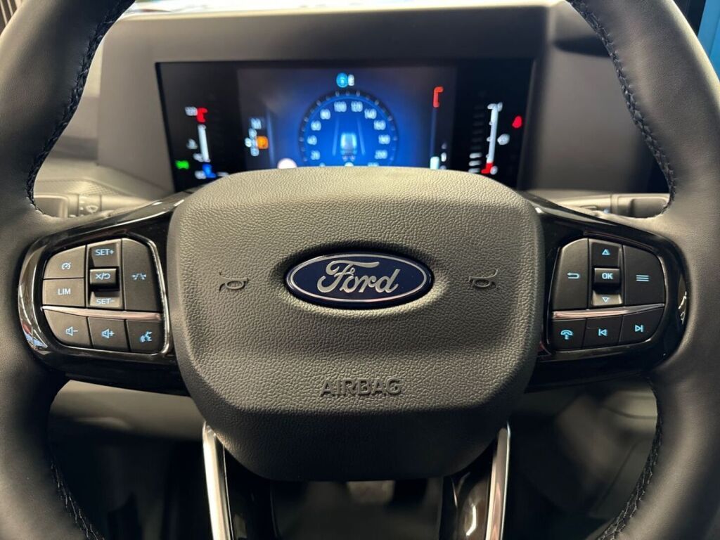 Ford Transit Custom 2026 Musta