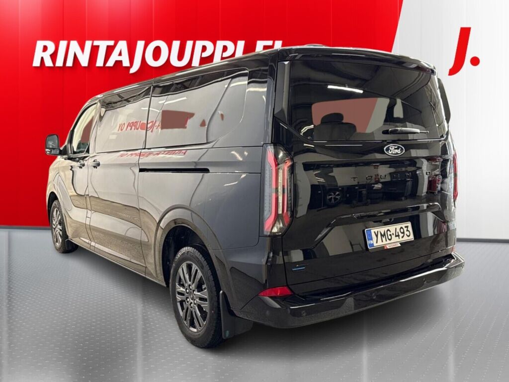Ford Tourneo Custom 2026 Musta