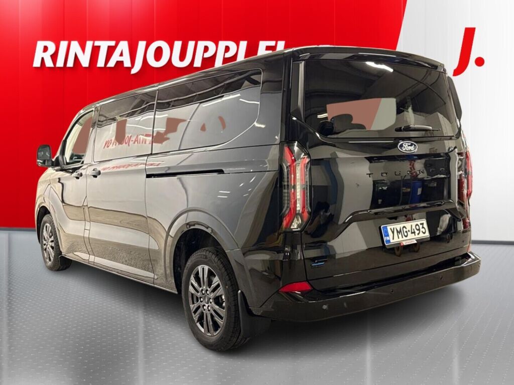 Ford Tourneo Custom 2026 Musta