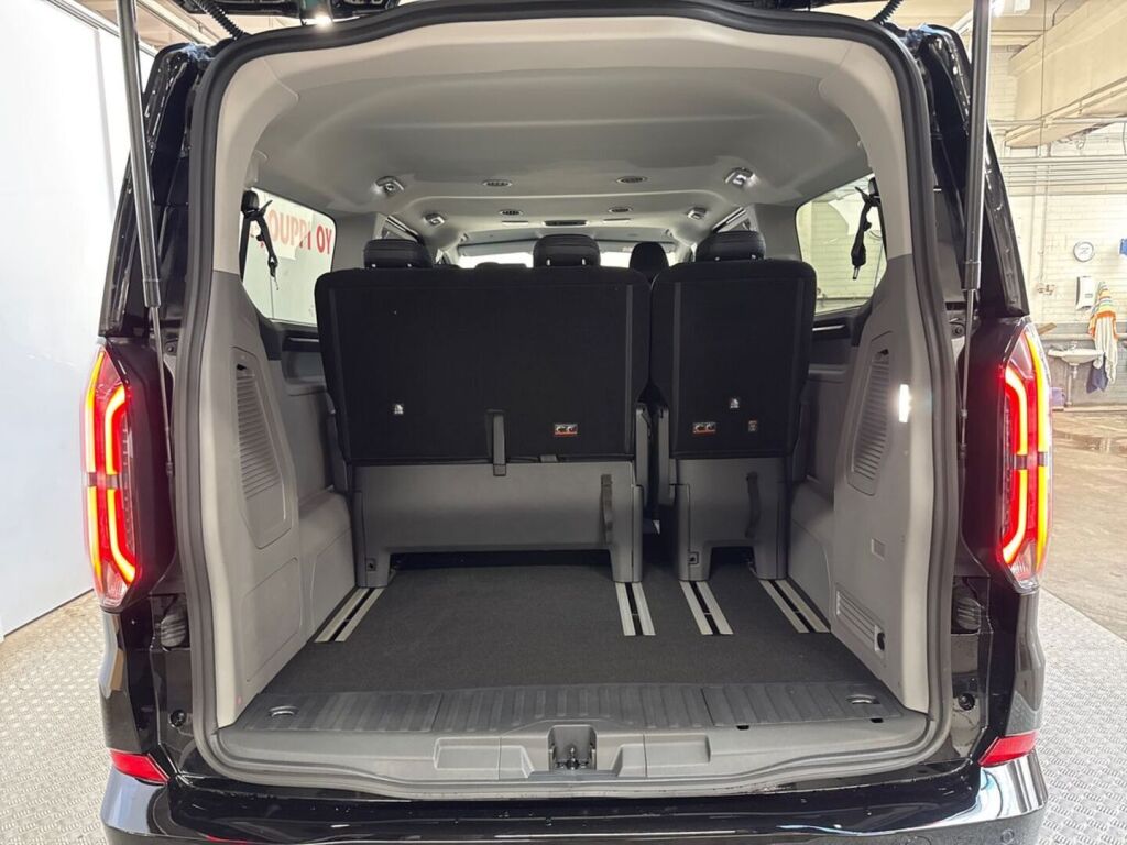 Ford Tourneo Custom 2026 Musta