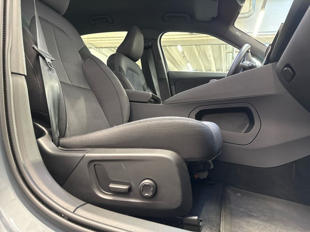 Polestar 2 2021 Thunder