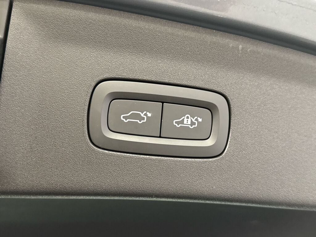 Polestar 2 2021 Thunder