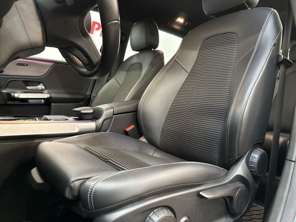 Mercedes-Benz EQB 2023 Sininen