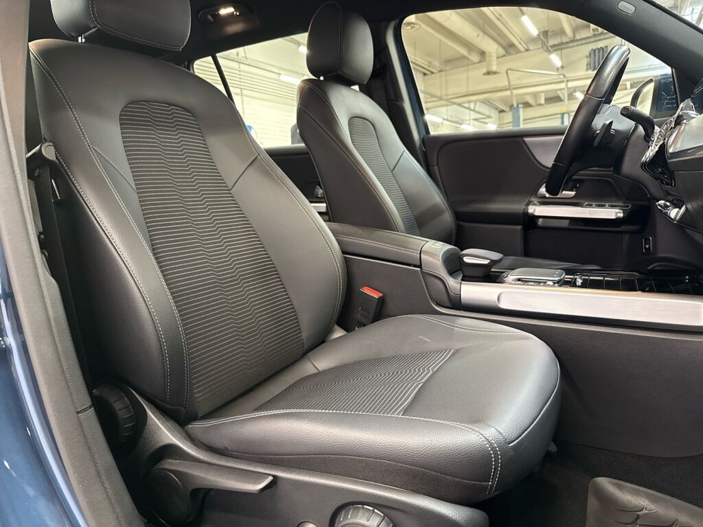 Mercedes-Benz EQB 2023 Sininen