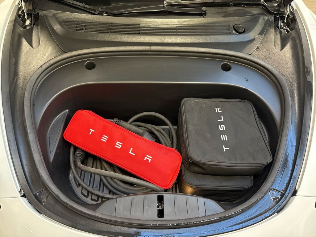 Tesla Model 3 2022 Valkoinen