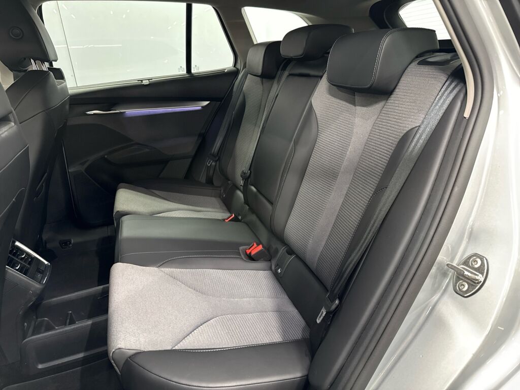 Skoda Enyaq 2024 Brilliant Silver Metallic