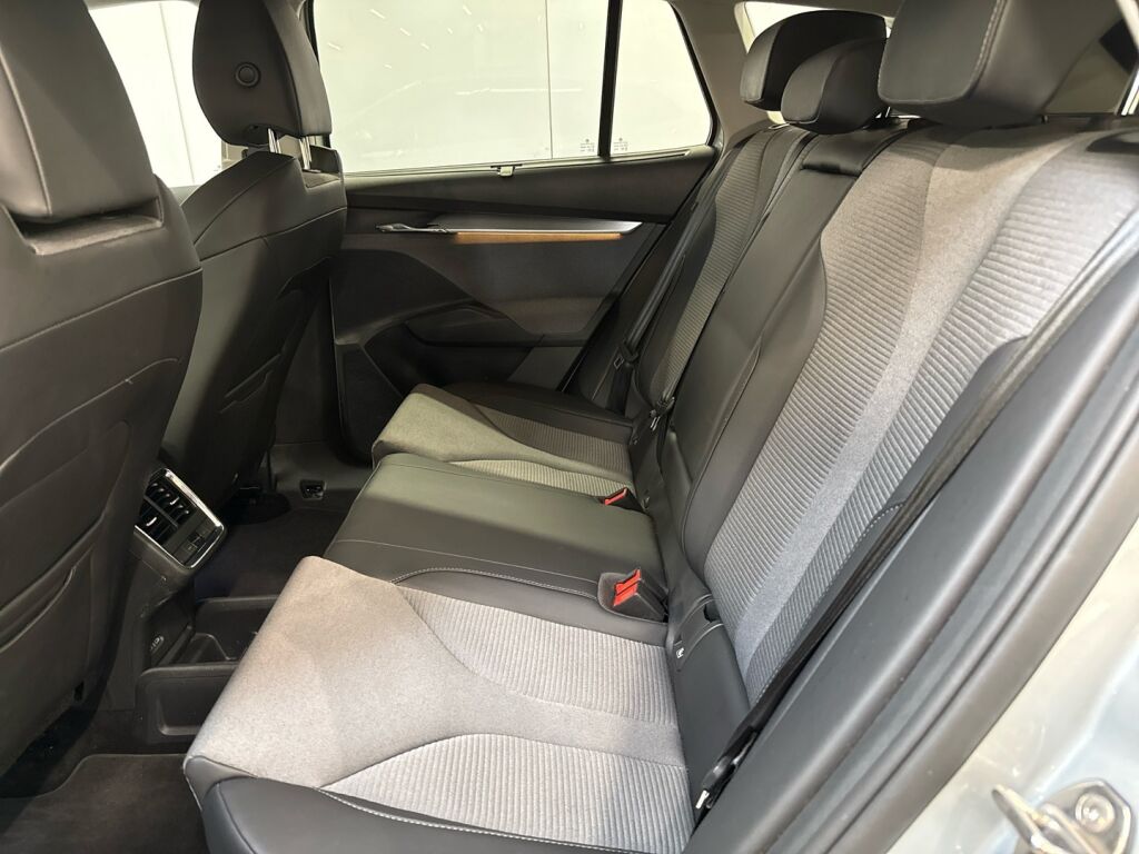 Skoda Enyaq 2024 Brilliant Silver Metallic