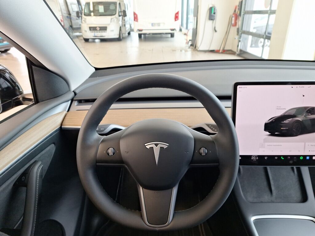 Tesla Model Y 2022 Musta