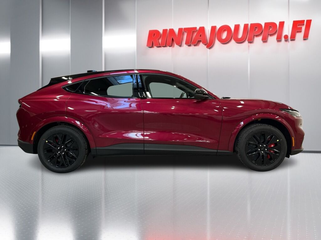 Ford Mustang Mach-E 2026 Punainen