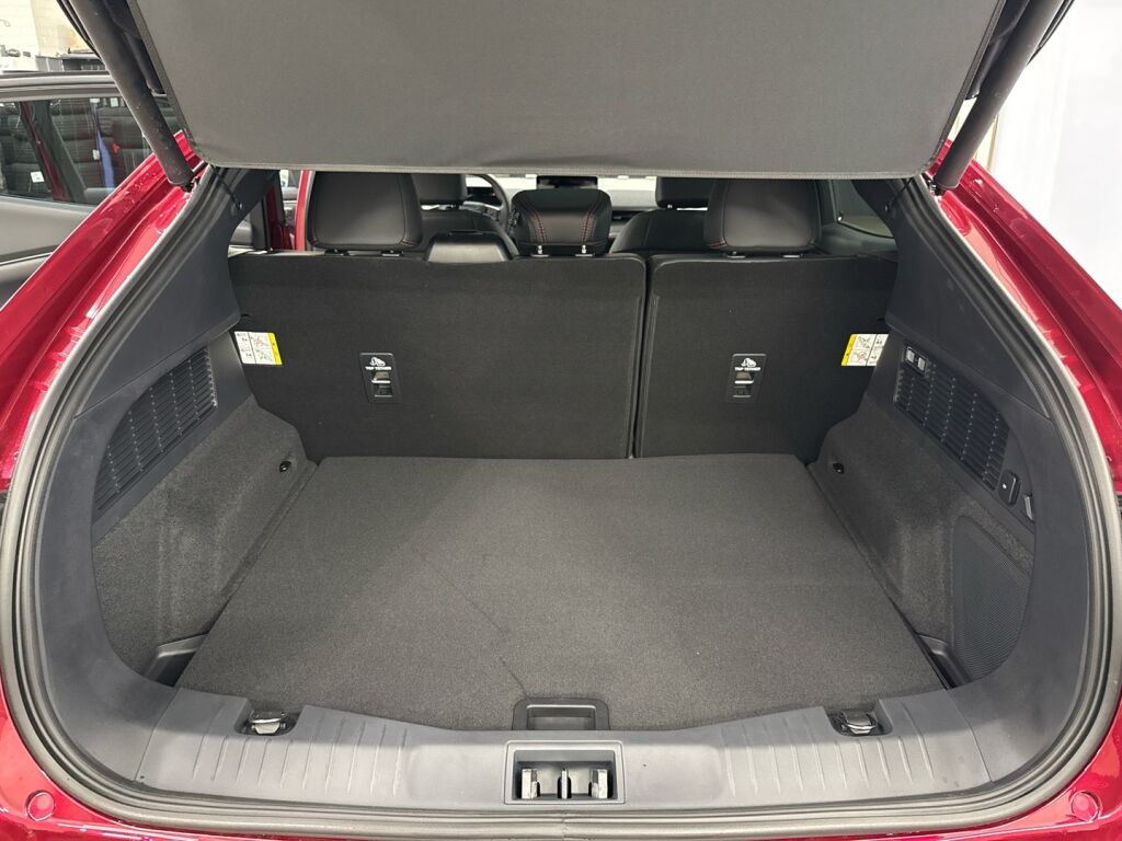 Ford Mustang Mach-E 2026 Punainen