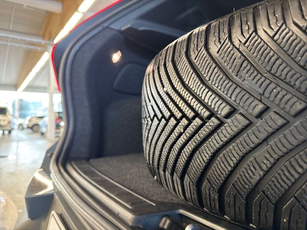 Volvo XC40 2021 Harmaa