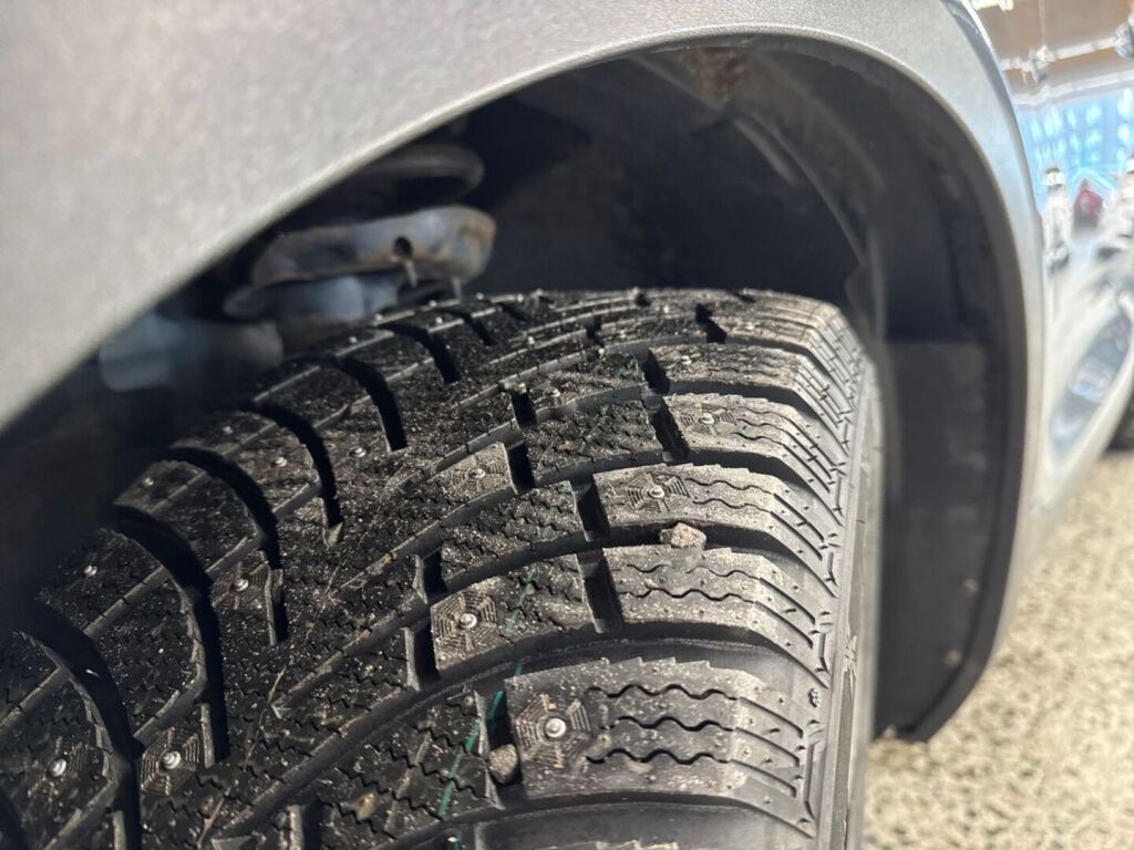 Volvo XC40 2021 Harmaa