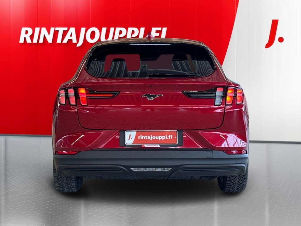 Ford Mustang 2023 Punainen