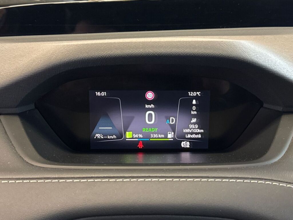 Skoda Enyaq 2023 Oranssi