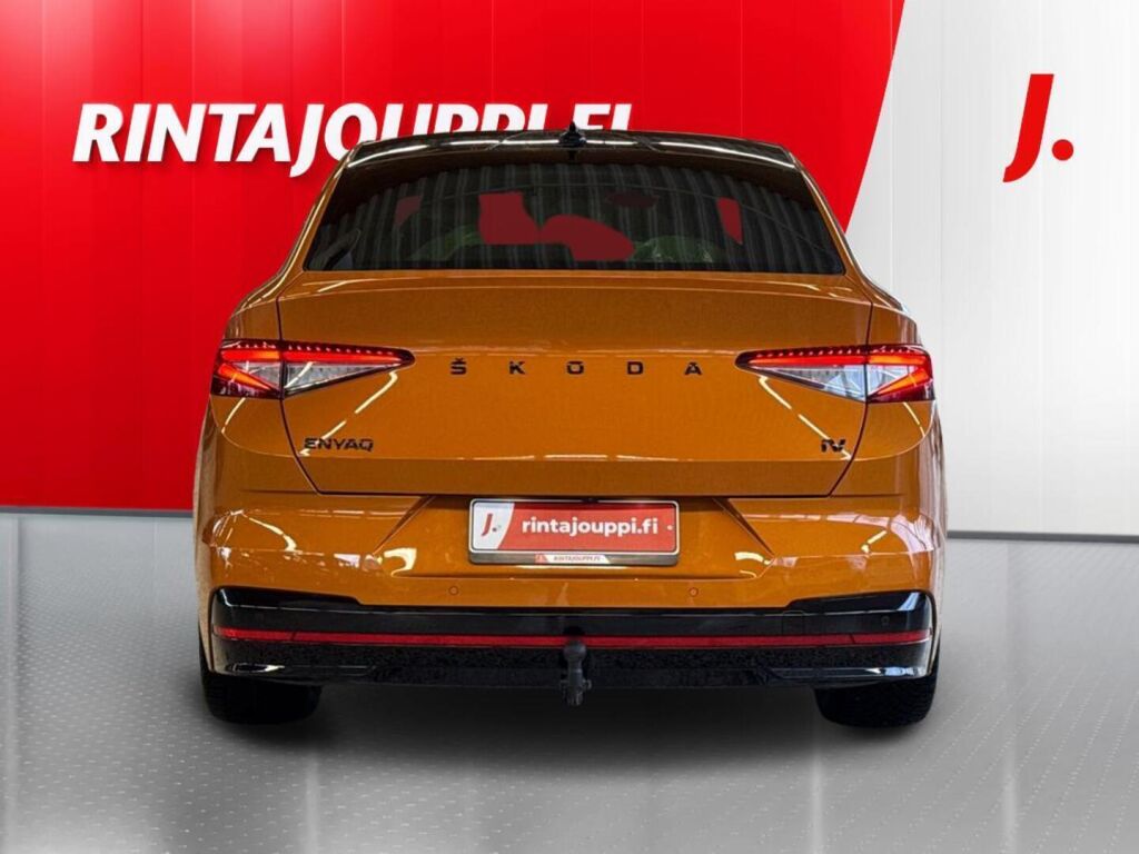 Skoda Enyaq 2023 Oranssi