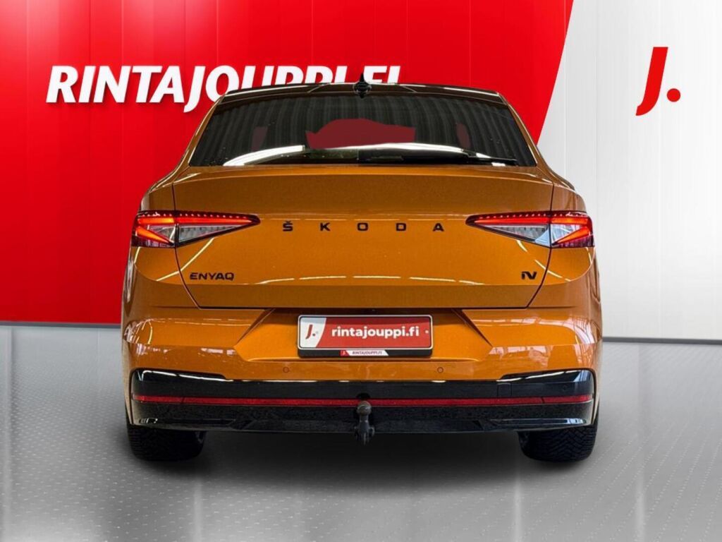 Skoda Enyaq 2023 Oranssi
