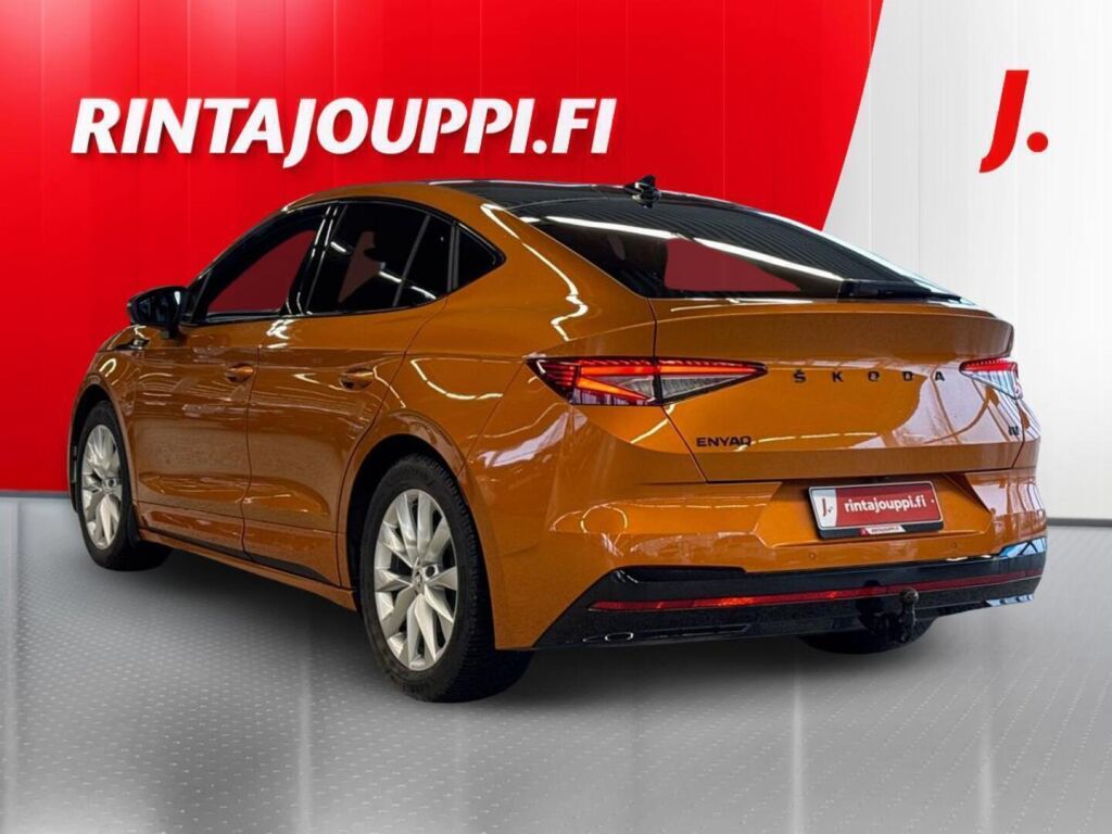 Skoda Enyaq 2023 Oranssi