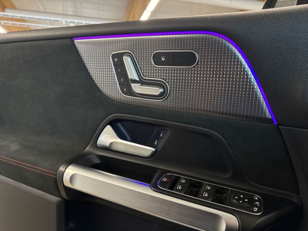 Mercedes-Benz EQB 2022 Valkoinen