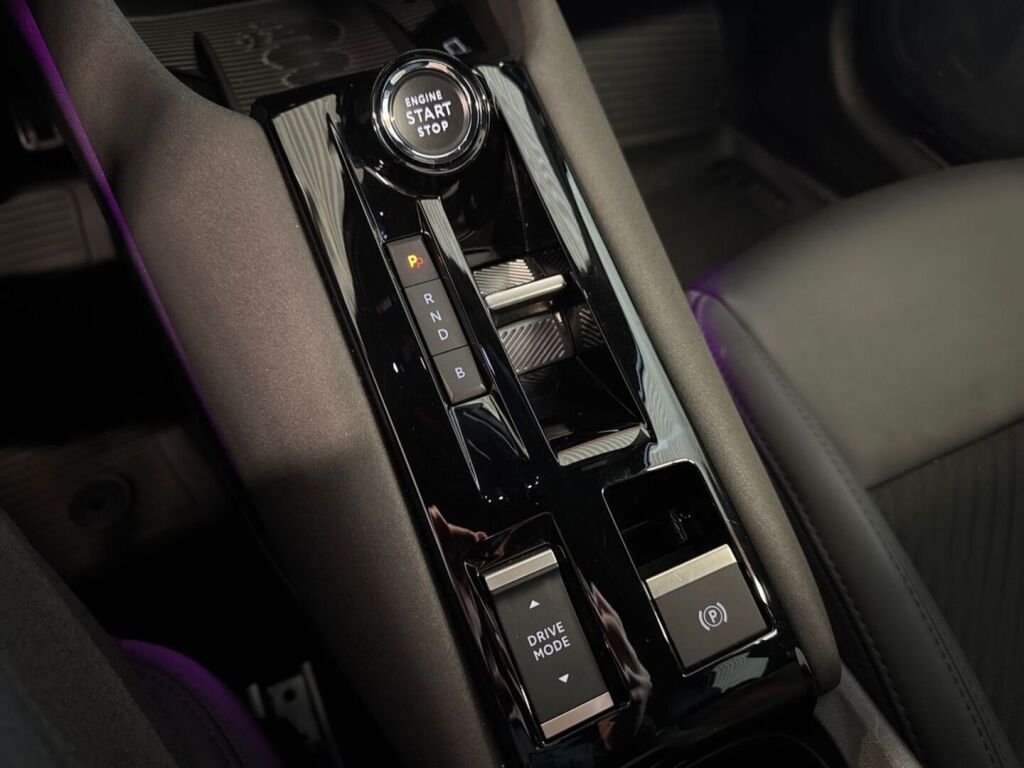 Alfa Romeo Junior 2025 Harmaa