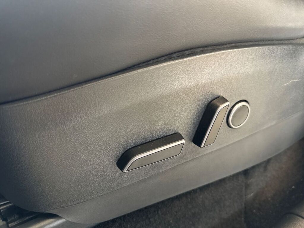 Tesla Model Y 2023 Valkoinen