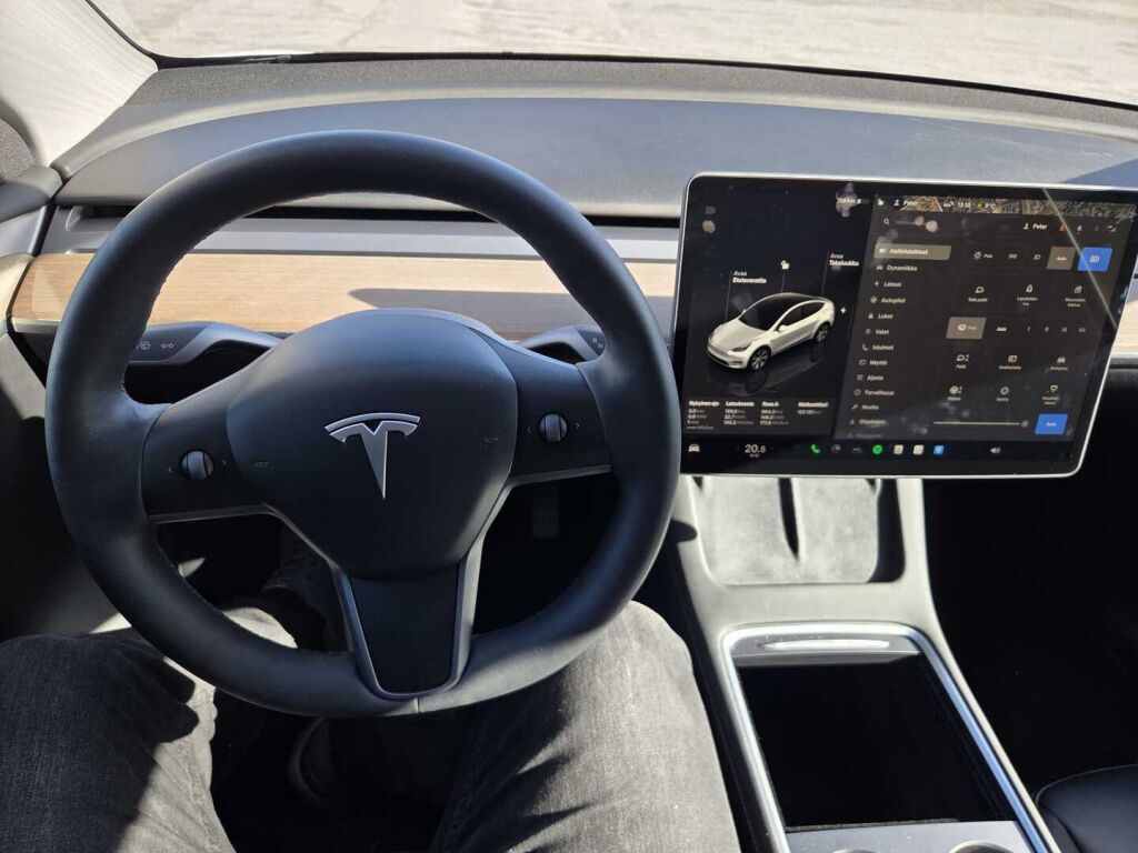 Tesla Model Y 2023 Valkoinen