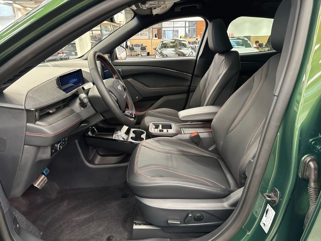 Ford Mustang Mach-E 2026 Vihreä