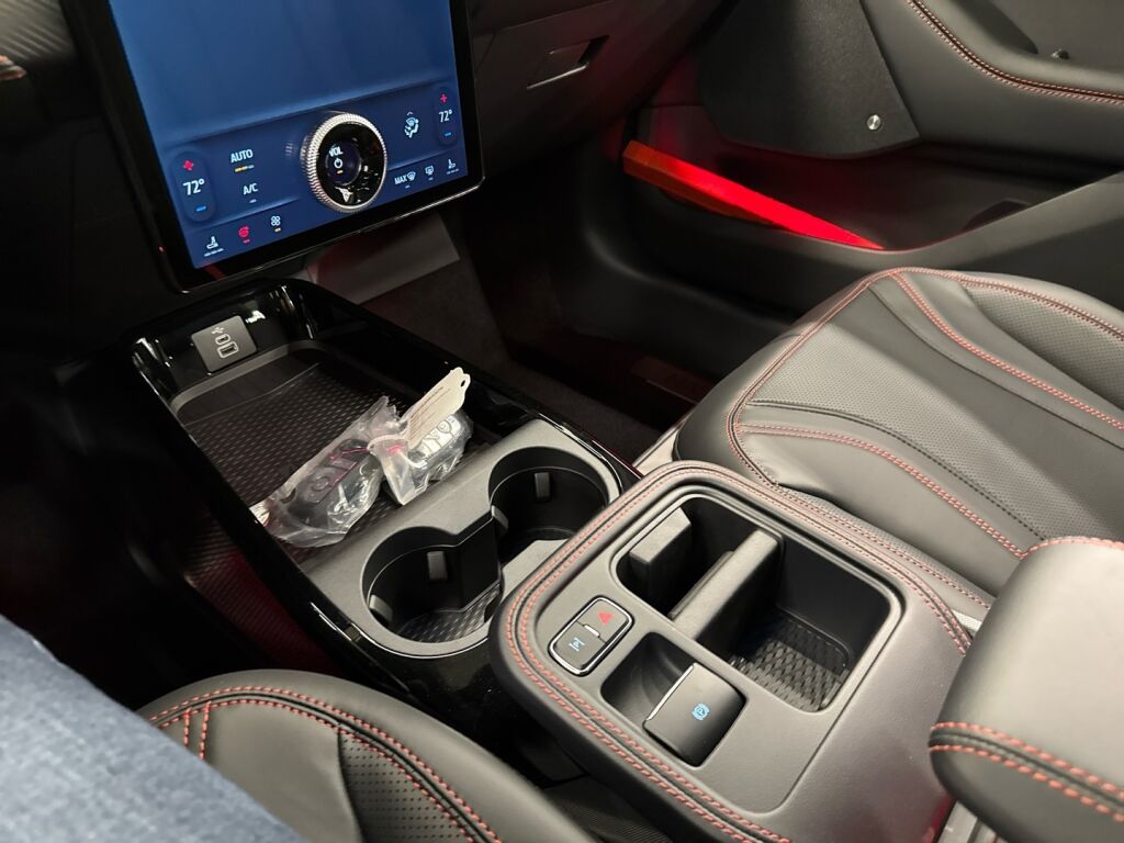 Ford Mustang Mach-E 2026 Vihreä