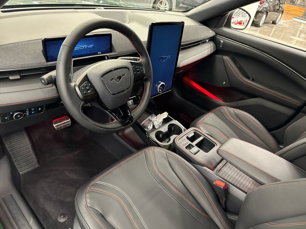 Ford Mustang Mach-E 2026 Vihreä