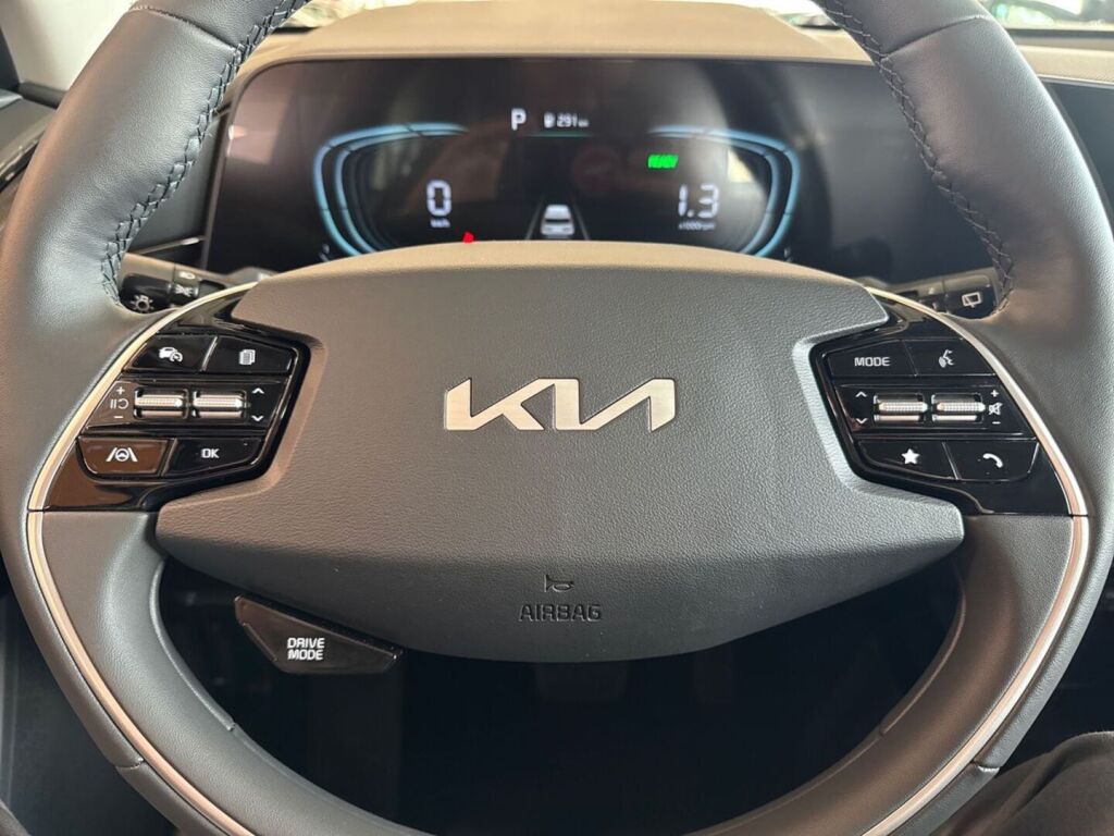 Kia Niro 2026 Punainen