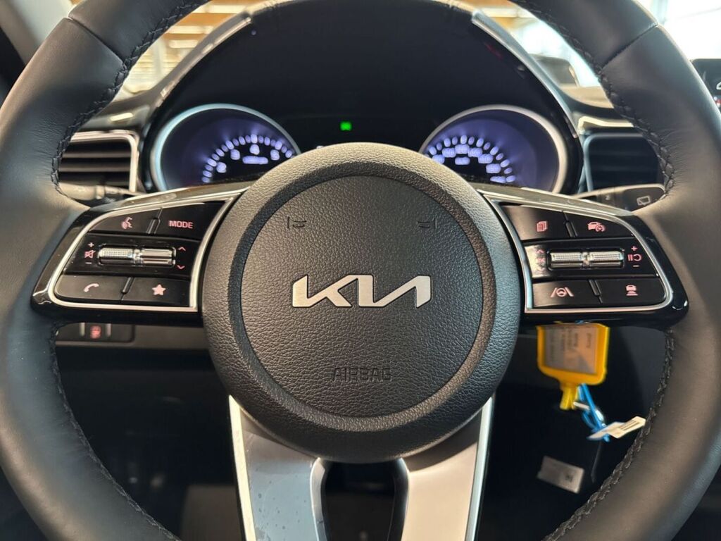 Kia XCeed 2026 Musta