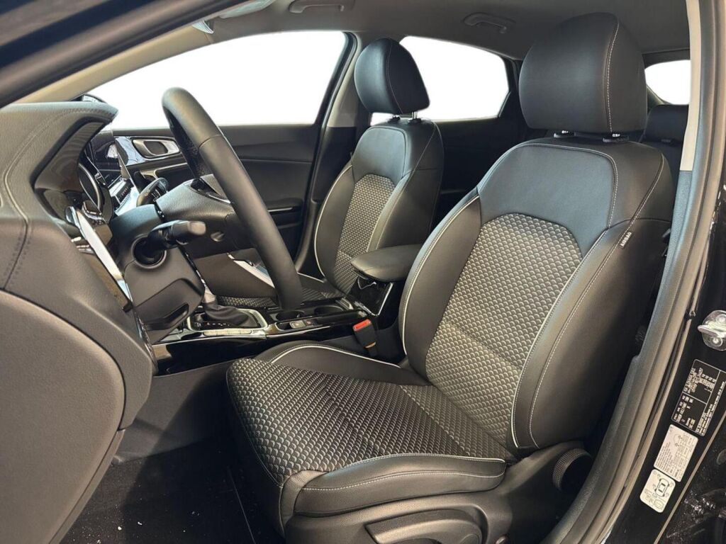 Kia XCeed 2026 Musta