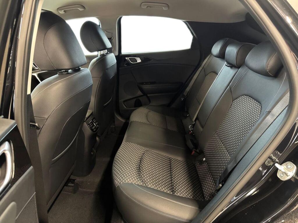 Kia XCeed 2026 Musta