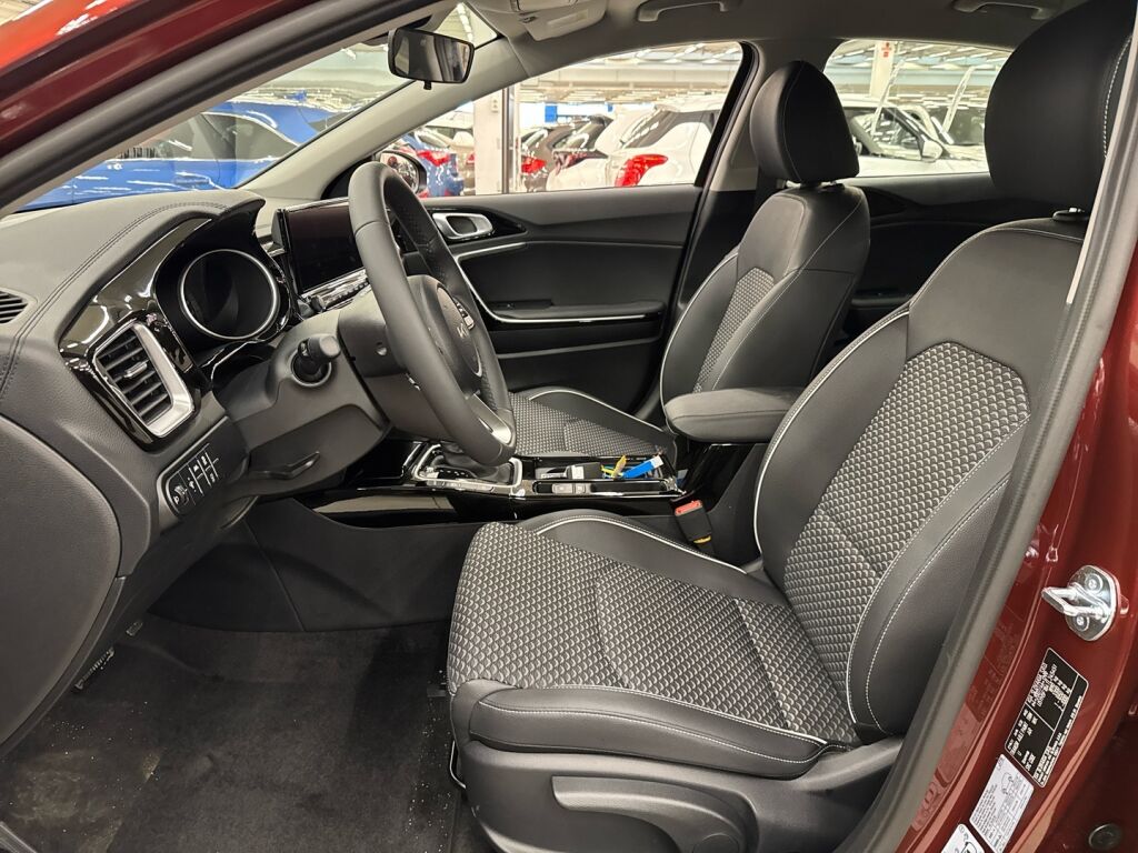 Kia XCeed 2026 Punainen