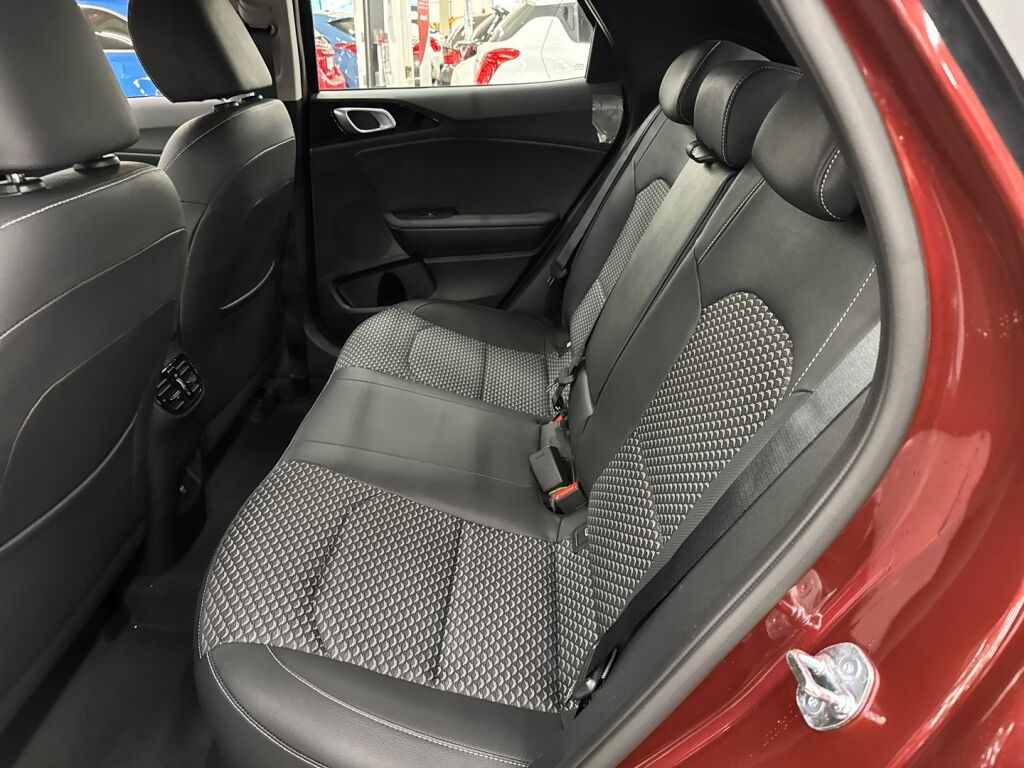 Kia XCeed 2026 Punainen