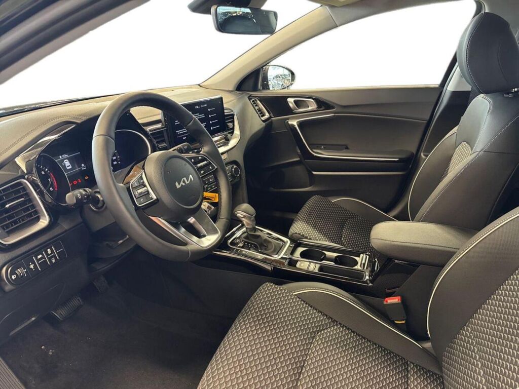Kia XCeed 2026 Musta