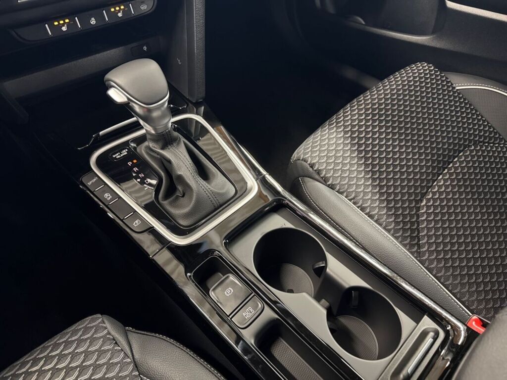 Kia XCeed 2026 Musta