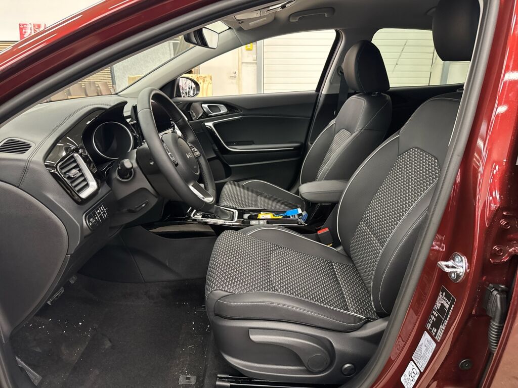 Kia XCeed 2026 Punainen