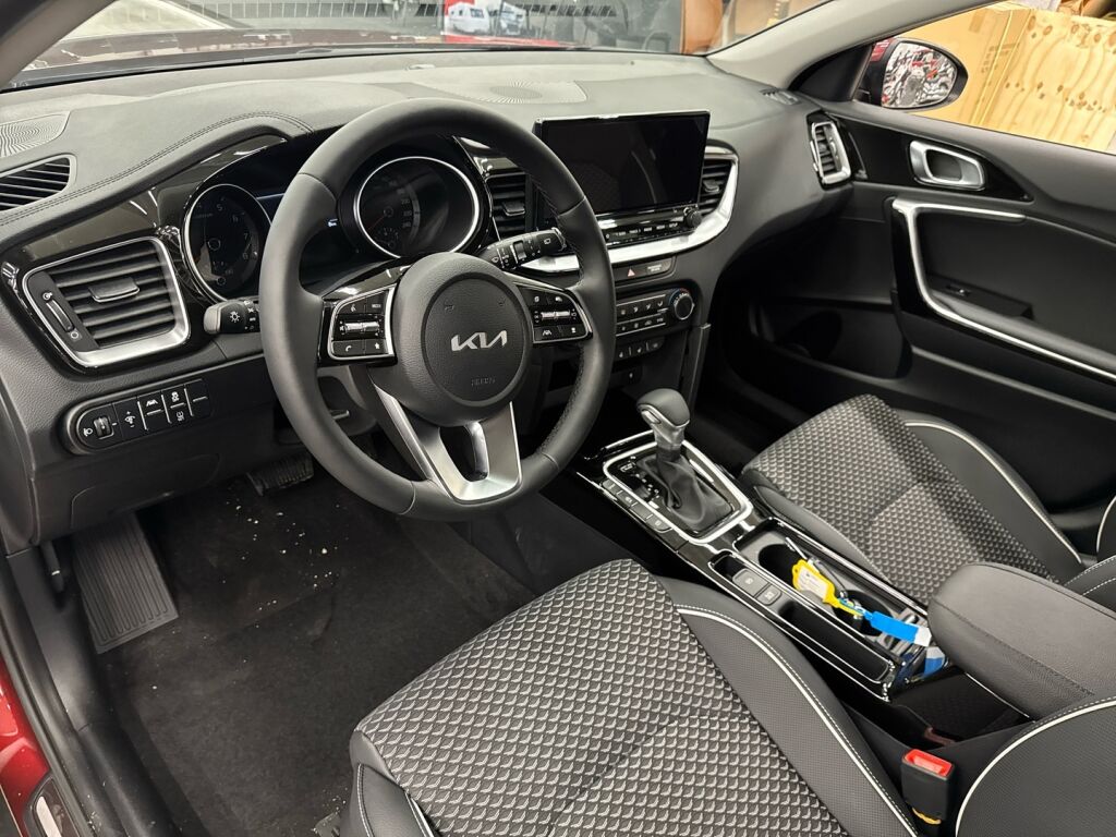 Kia XCeed 2026 Punainen